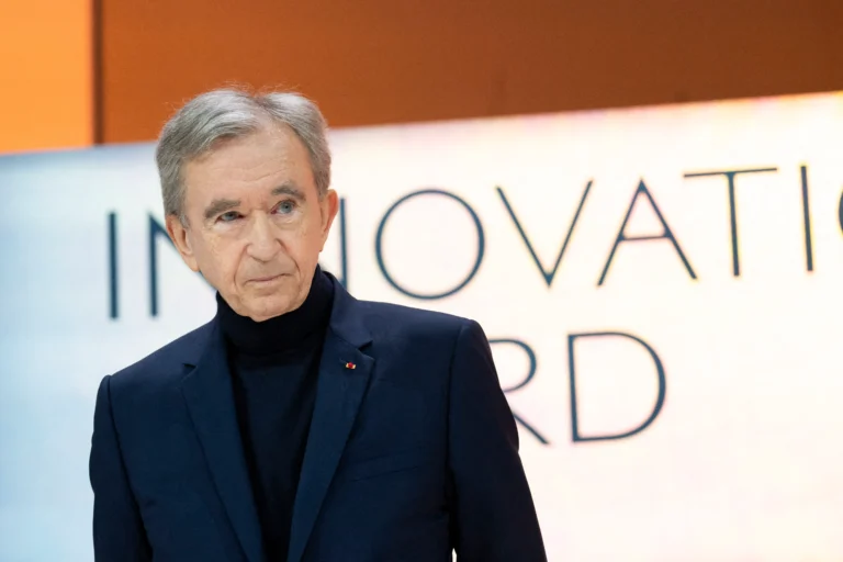 Des médias répondent à Bernard Arnault à la suite de ses pressions