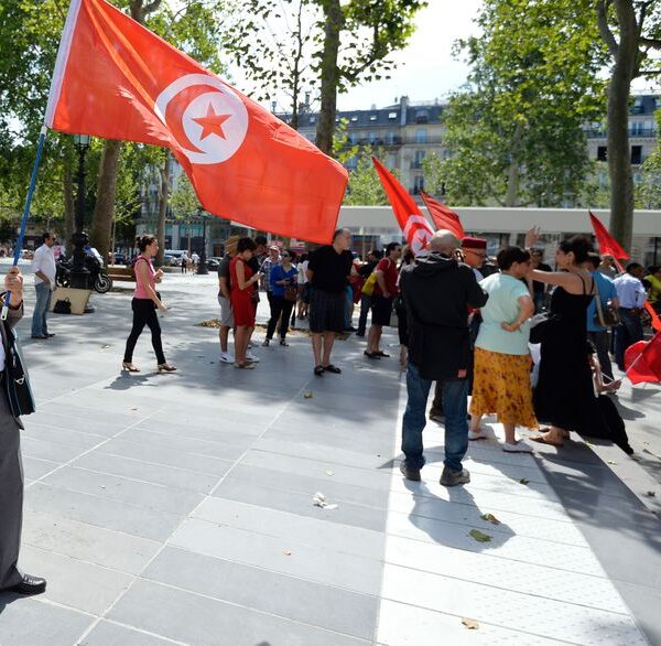 5cfe649f2500005f0ddc20f1-1