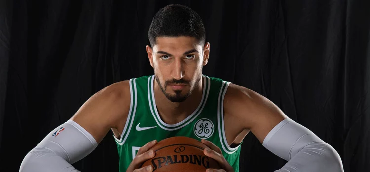 Ener Kanter, le basketteur turc qui se dresse face a la Chine